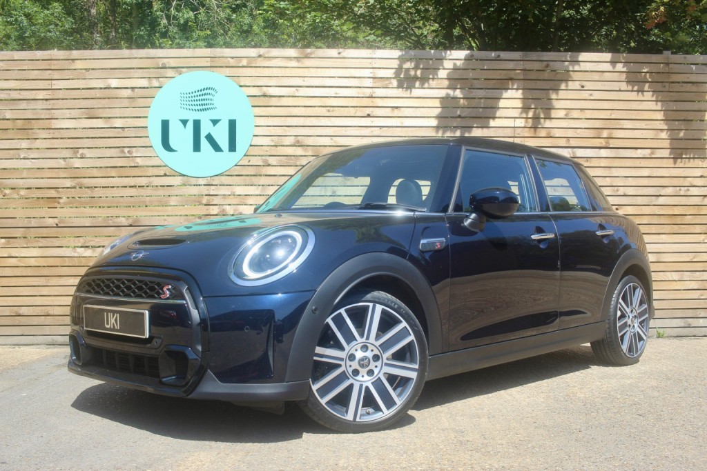 2022 MINI HATCH
