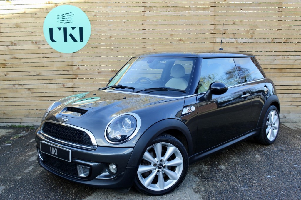 2014 MINI HATCH